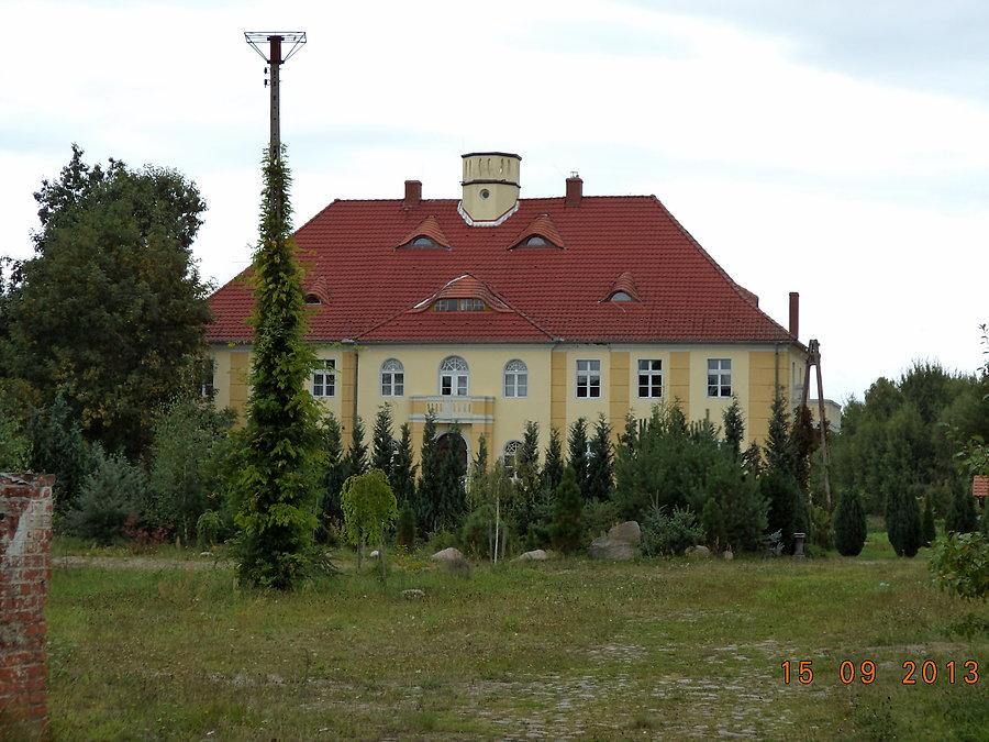Pałac w Dybowie w 2013