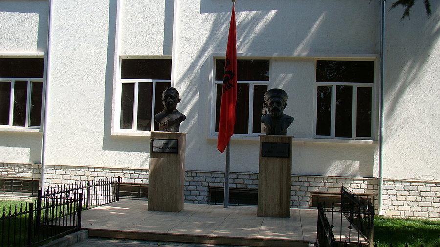 Pomniki w Peshkopi
