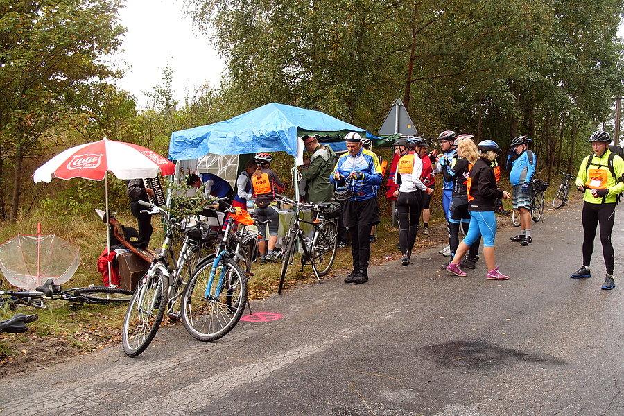 Pierwszy bufet posiłkowy w miejscowości Ocypel