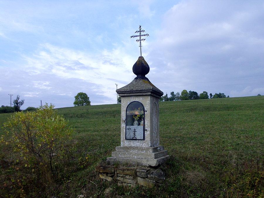 Przydrożna kapliczka w Ożennej