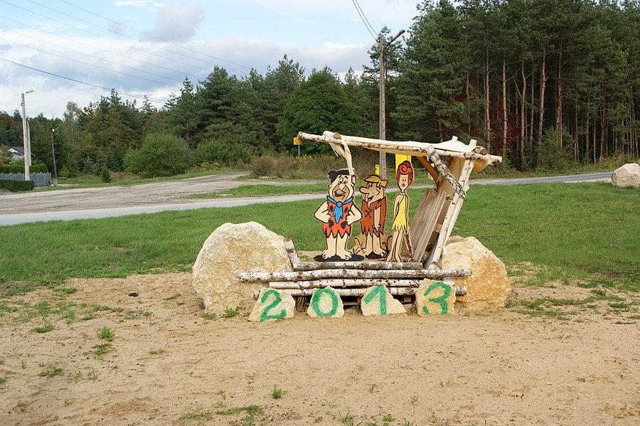 Samochów Flinstonów w Górażdzach