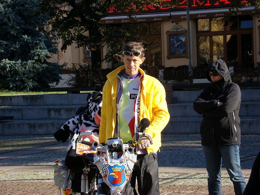 Słynny tandem z ... nietypowym pasażerem