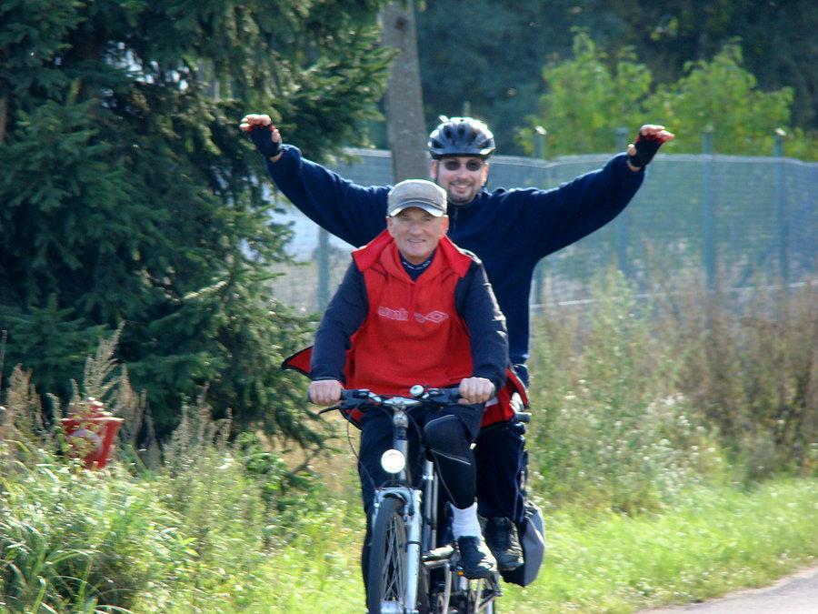 ... nas dogonią