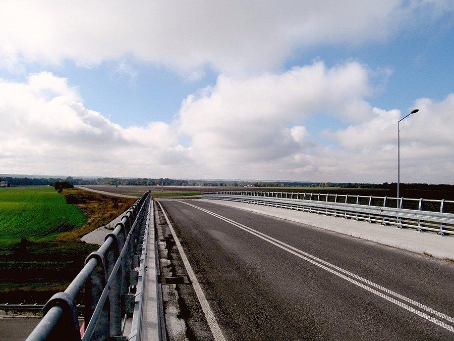 Rzut oka na PKWŁ z mostu nad powstającą A-1 - okolice Niesułkowa