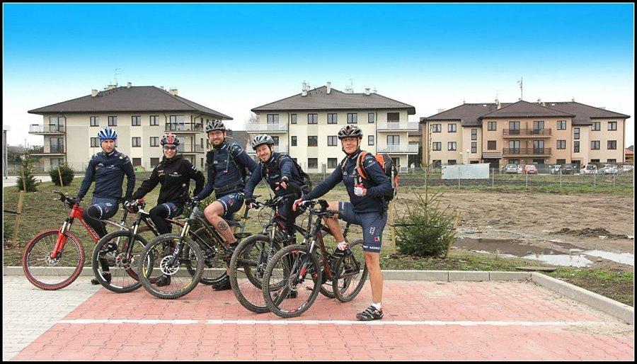 Team na sesyjce w Kiełczowie