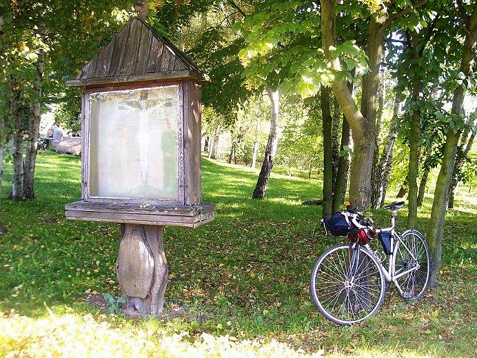 Łejpojnt w okolicy sanktuarium w Lewiczynie umieszczony jest pod tą stacją drogi krzyżowej