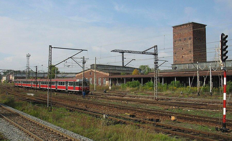 Sędziszów - wieża ciśnień i parowozownia