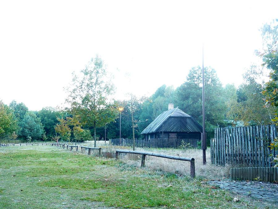 Skansen Budownictwa Puszczańskiego. Granica