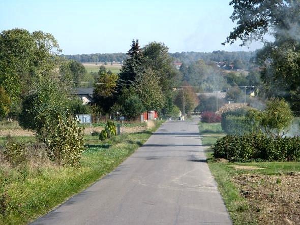 Droga łącząca Tuszów i Jabłonną
