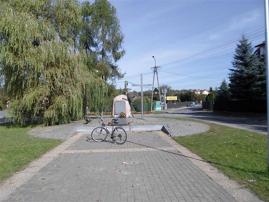 Pomnik w Truskawiu 2
