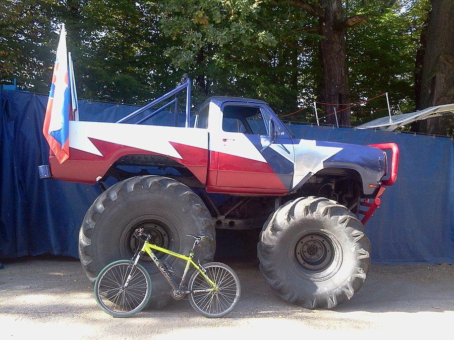 Monster truck