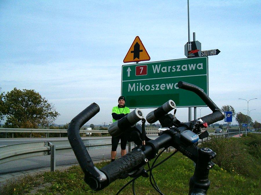 05-10-2013. Sobotnia rowerówka z Tczewa do Mikoszewa, przy drodze na moście drogowym w Kiezmarku