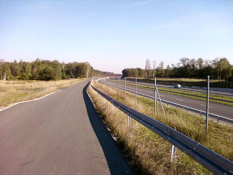 Wzdłuż S14 - droga techniczna
