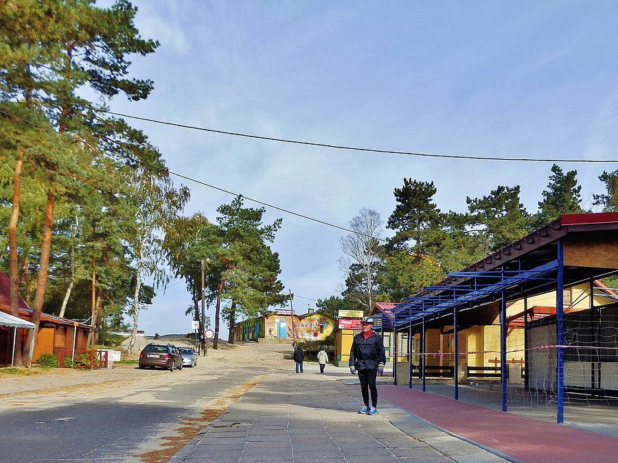 Przed wejściem na plażę - Jantar