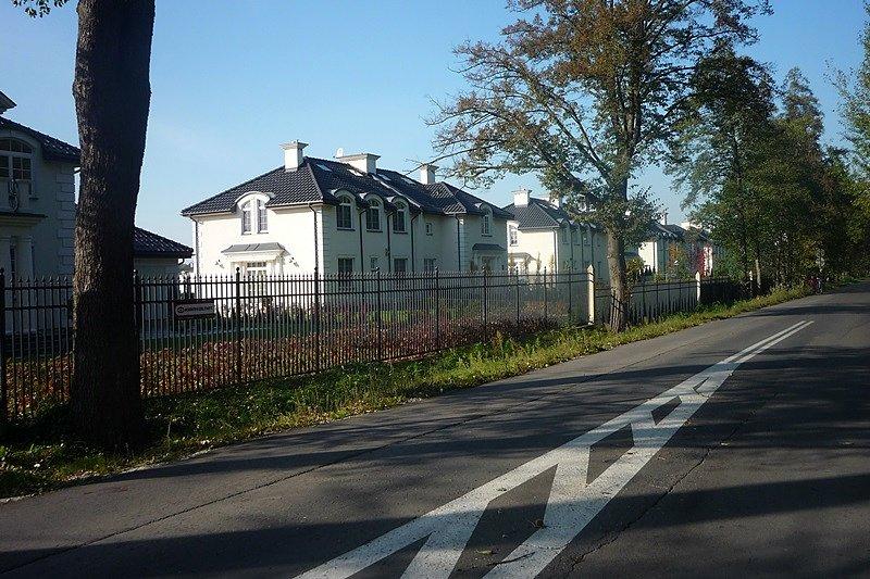 Osiedle domków " jednorodzinnych " w Walendowie