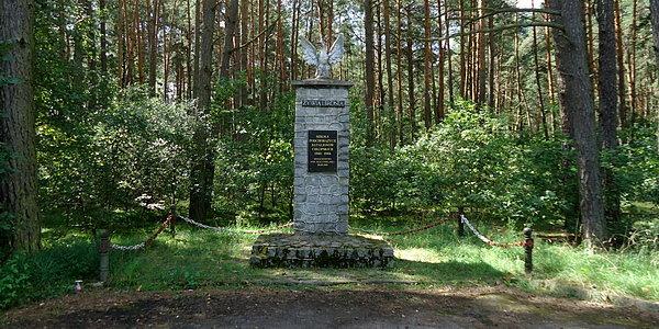 Żywią i bronią - Szkoła Podchorążych Batalionów Chłopskich 1943 - 1944