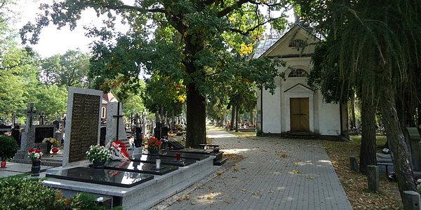 Kaplica grobowa Szczuków z 1842 roku na cmentarzu w Ciechanowcu