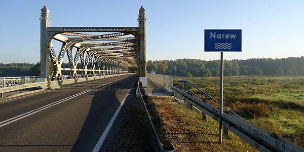 Most drogowy nad rzeką Narew