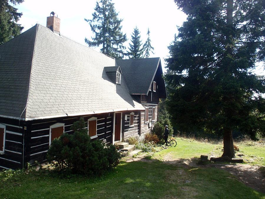 Przy muzeum szkła