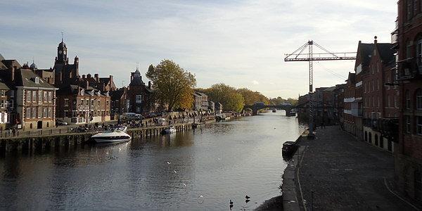 Widok z mostu na Bridge Street w York