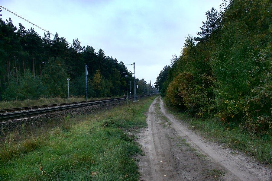 I dalej wzdłuż torów
