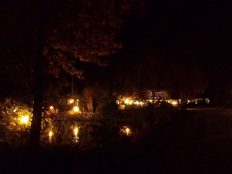 Hotel w Grębiszewie nocą
