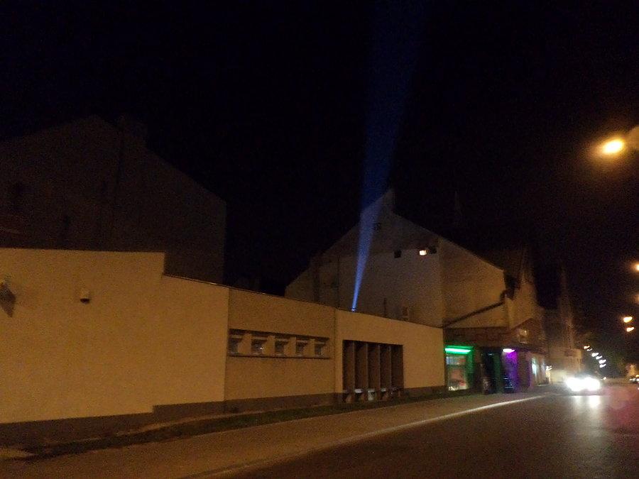 Tajemnicze światło szperacza