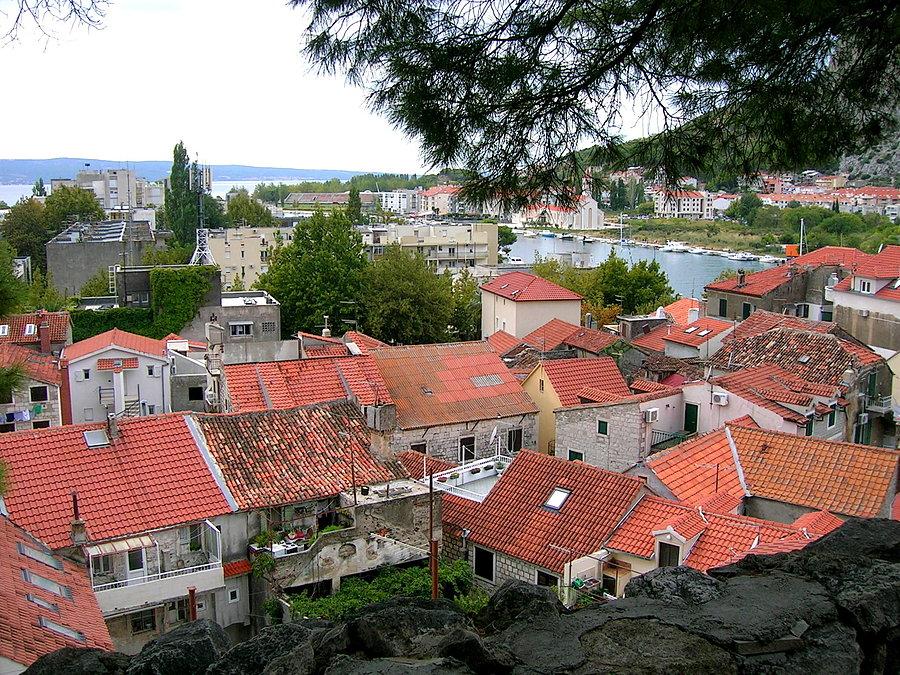 Widok na miasto Omis z góry
