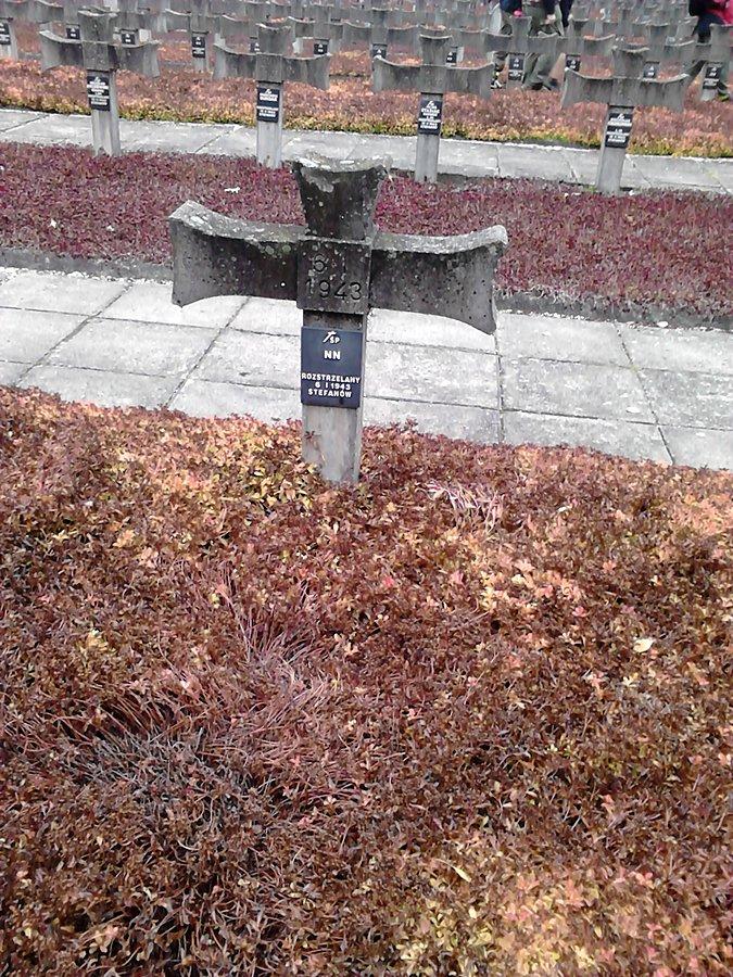 Jedna z mogił