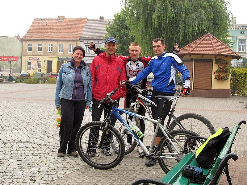 Napotkani przypadkowo na Rynku w Pobiedziskach, dobrze mi znani, tamtejsi rowerzyści