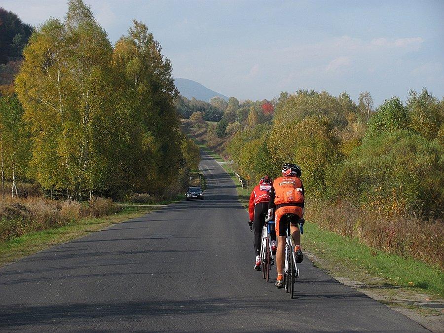 Dóóół i góóóra nad jeziorem