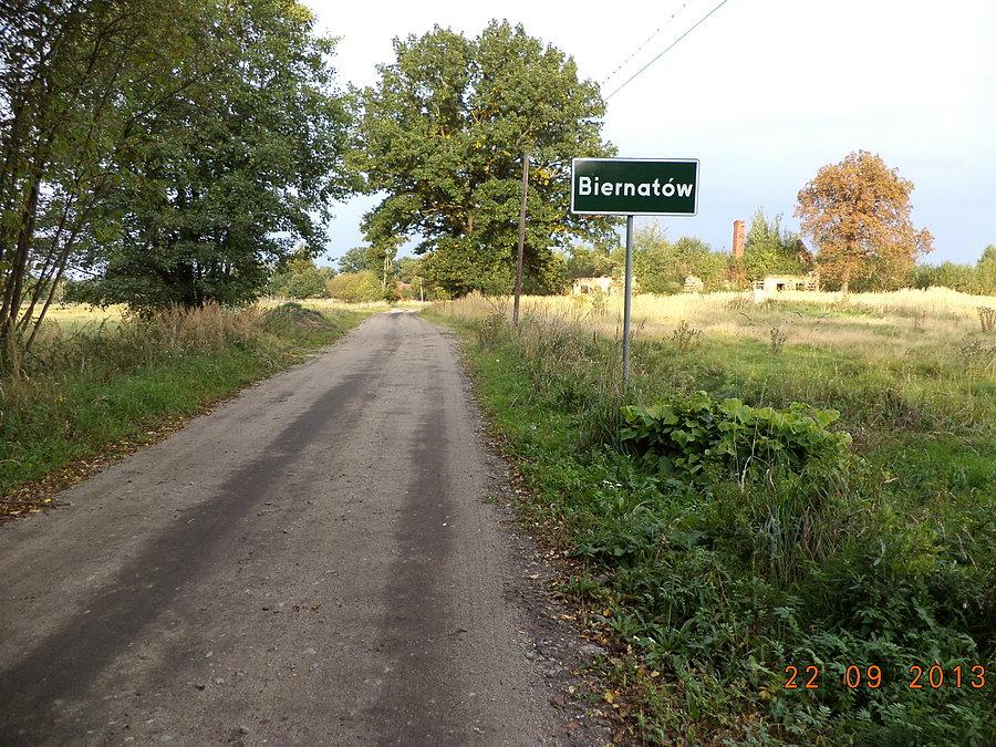 Biernatów - główny wjazd