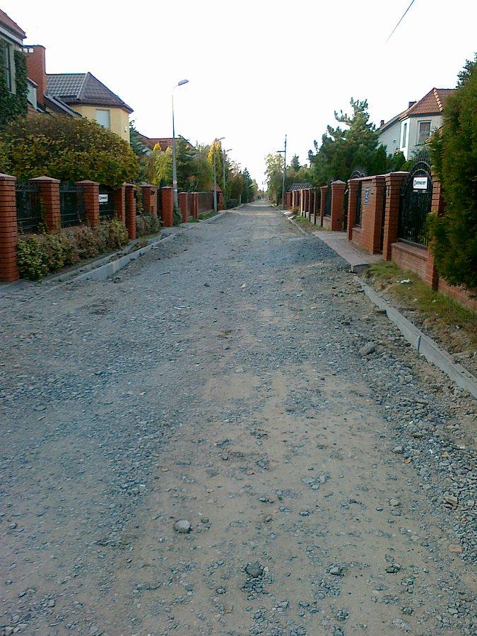 Ulica Żurawiowe Mokradła, tu nie widziałam żurawi, a nawierzchnia raczej sucha:)