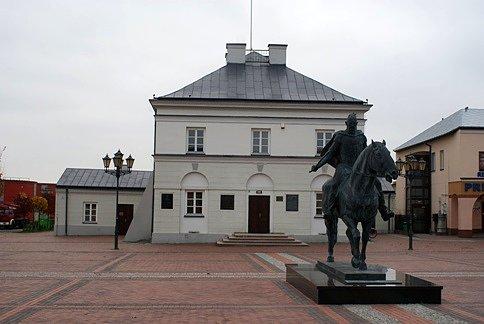 Pomnik Hetmana Stefana Czarnieckiego na Rynku w Warcie