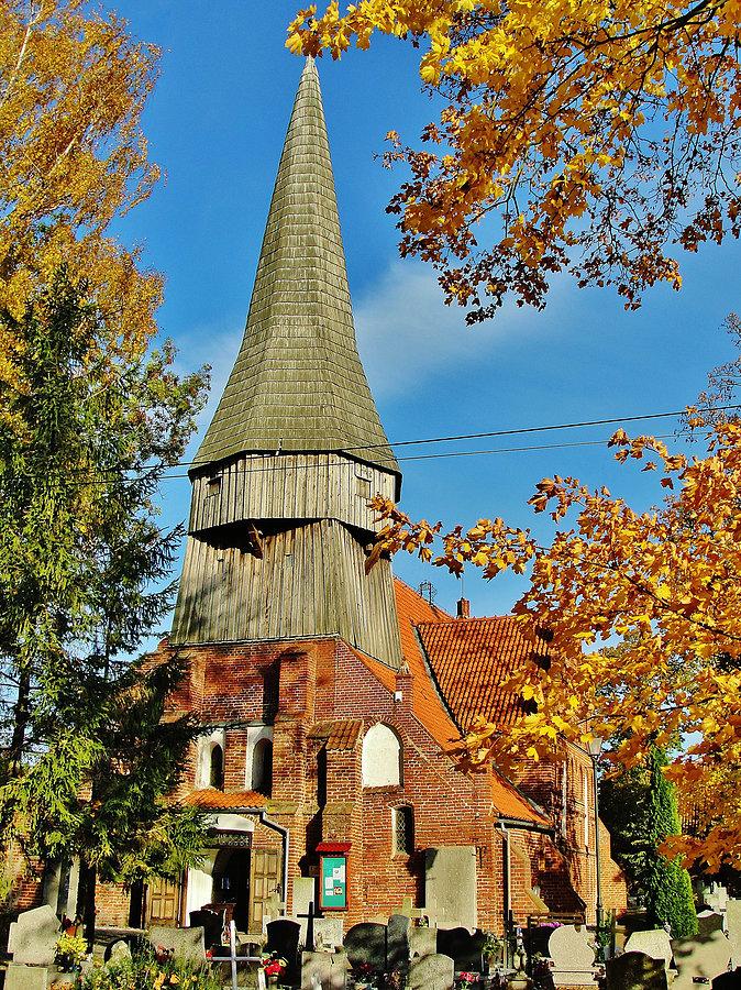 Barwy jesieni - Kociewie. Kościół w Kończewicach