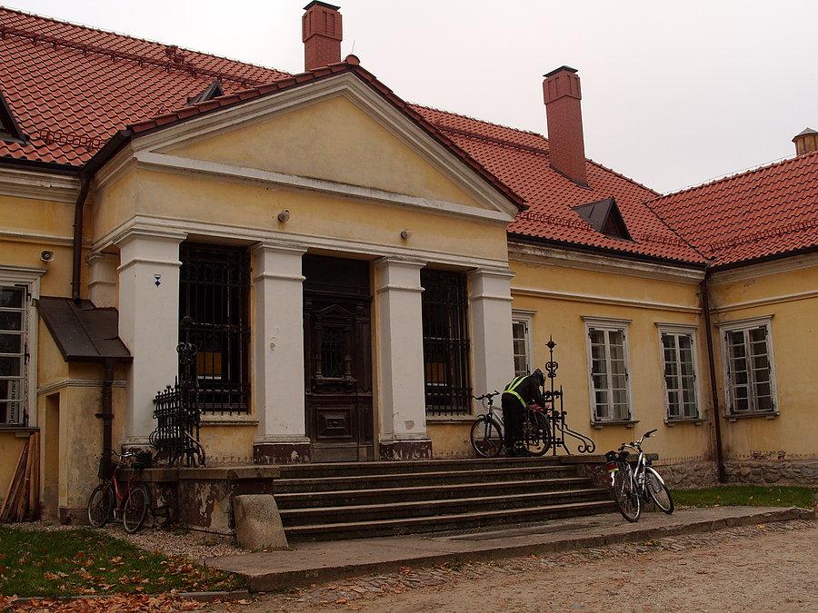 Front pałacu Sierakowskich w Waplewie Wielkim
