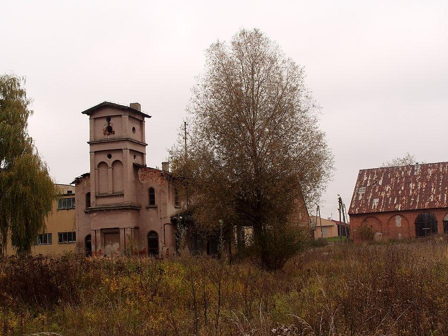 Zabudowania przypałacowe – Waplewo Wielkie