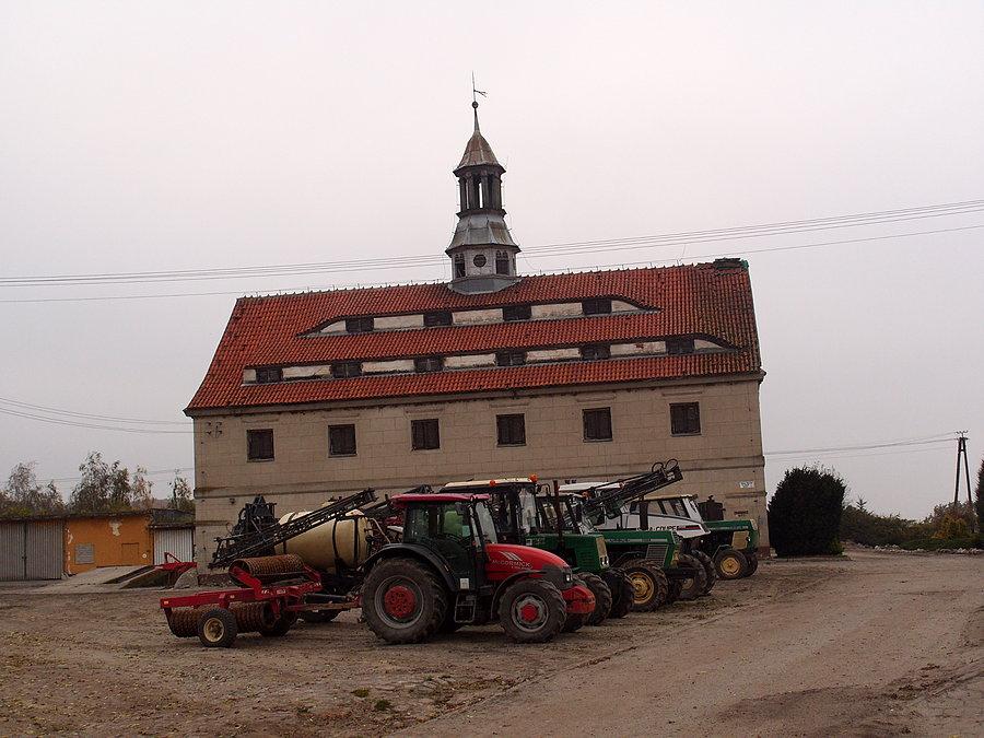 Spichlerz w Trankiwcach, daleka wygląda jak kościół