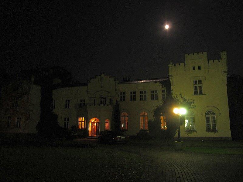 Krześlice - było już za późno i na iluminację pałacu sie spóźniłem