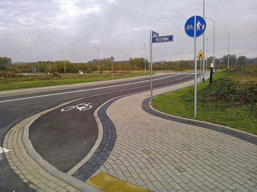 Jeszcze nie otwarta nowa droga rowerowa w Szczecinie w pobliżu ul. Łącznej