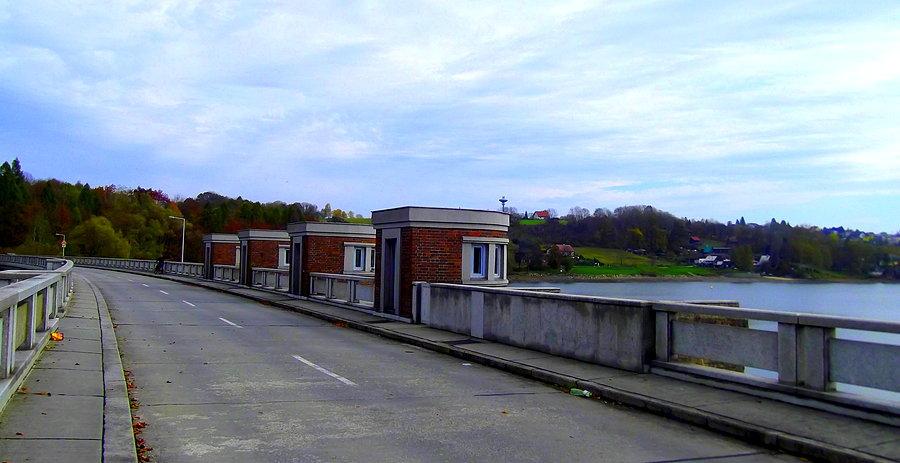 Zapora na rzece Luczinie