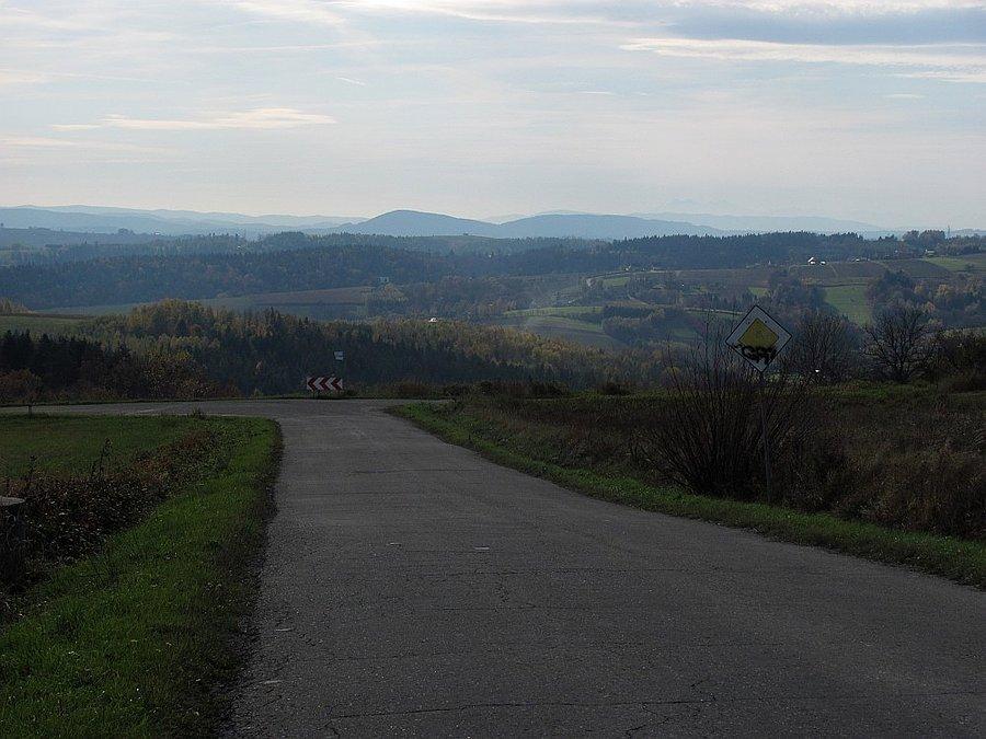 Są Tatry ale ledwo widoczne