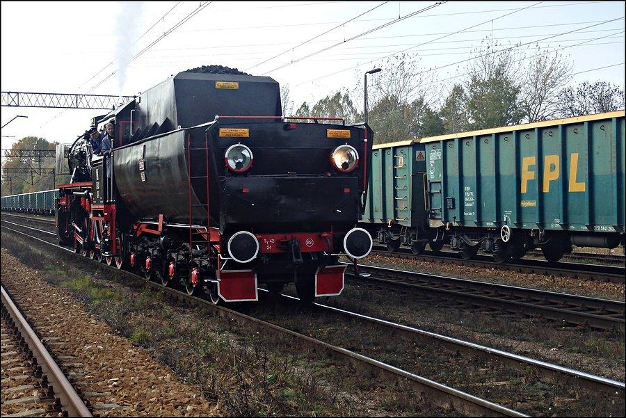 Ty42-24 podczas manewrów niedaleko Sołtysowic