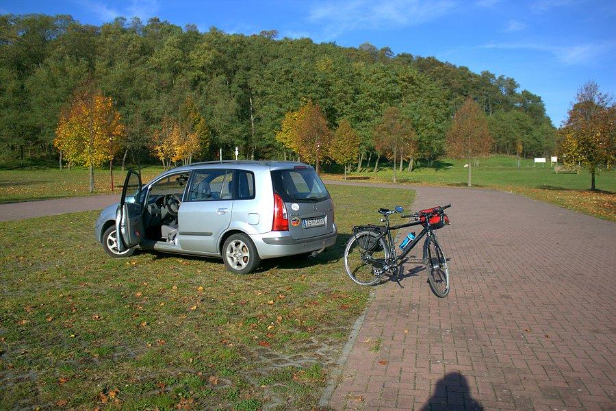Na parkingu_Mescherin