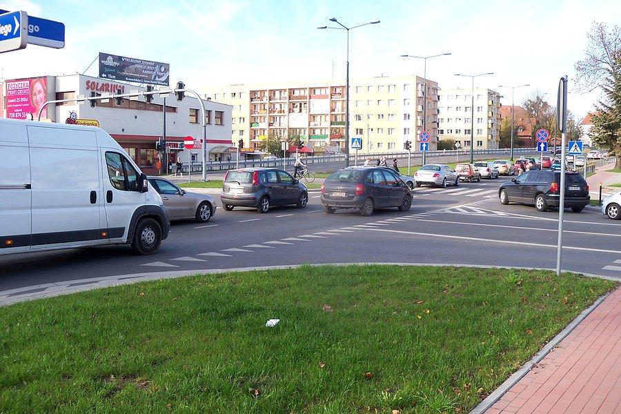 BLOKADA SKRZYŻOWANIa W KAŻDYM KIERUNKU