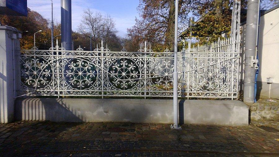 Płot w Muzeum techniki i Komunikacji w Szczecinie - 53.447682,14.53981