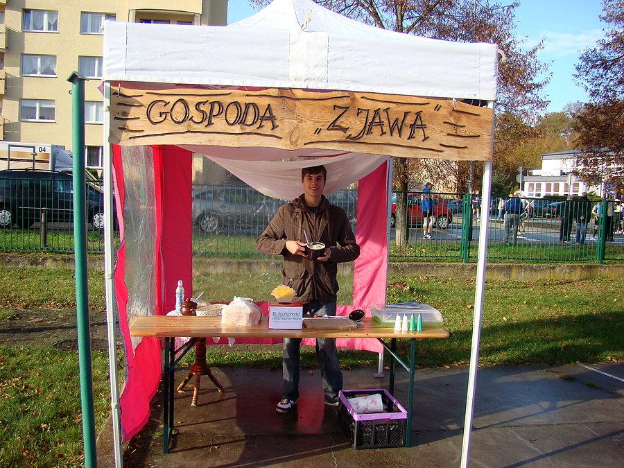 Stoisko zaprzyjaźnionej Gospody " Zjawa" biorącej udział w akcji charytatywnej