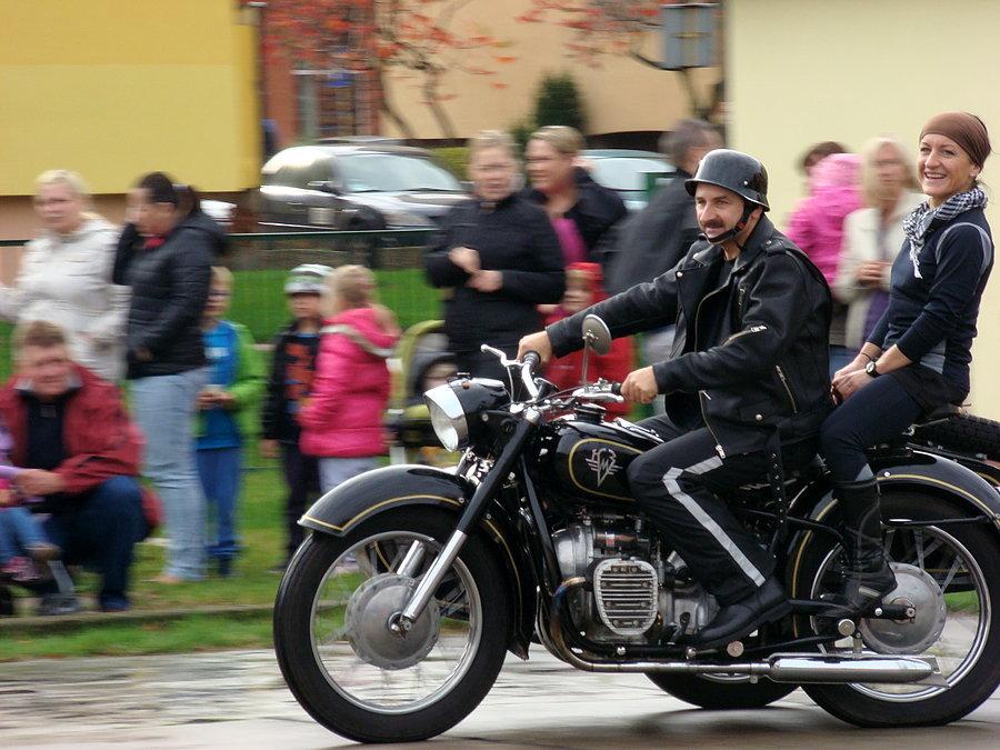 Rowerzystki na motorach