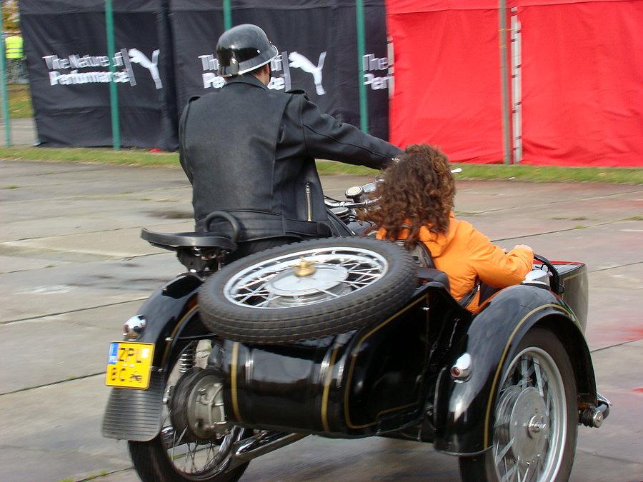 Jedni na motolotni a inni na starych motorach