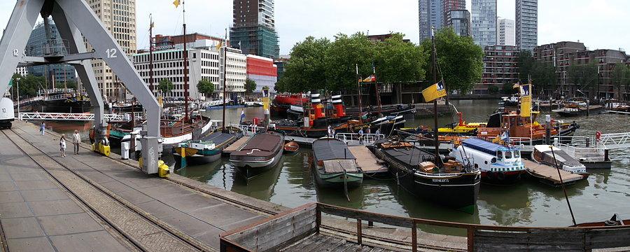 Stary port z muzealnymi eksponatami. Wszystkie zadbane